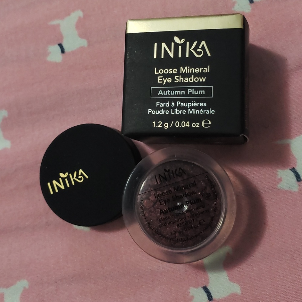 Inika loose mineral eyeshadow